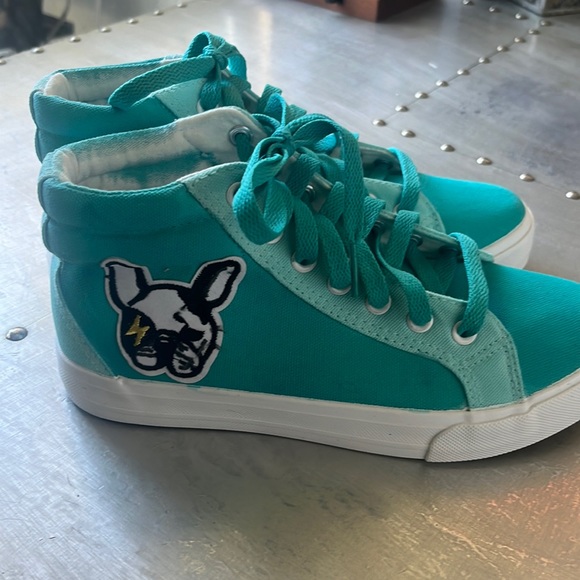 Hand-painted high top sneakers in Tiffany’s blue - Picture 1 of 3